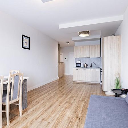 Fajny Apartament Z Parkingiem, Obok Metra. Varşova Dış mekan fotoğraf
