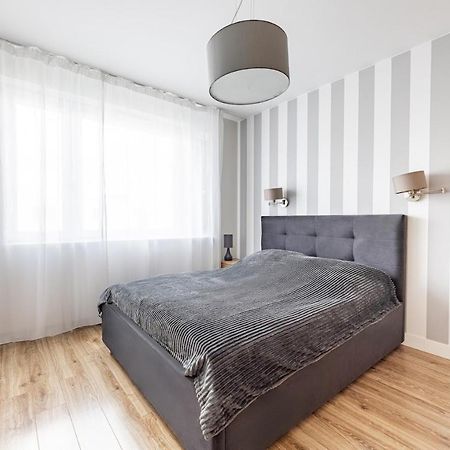 Fajny Apartament Z Parkingiem, Obok Metra. Varşova Dış mekan fotoğraf