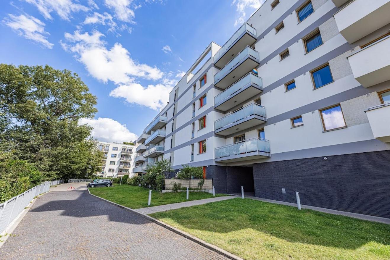 Fajny Apartament Z Parkingiem, Obok Metra. Varşova Dış mekan fotoğraf