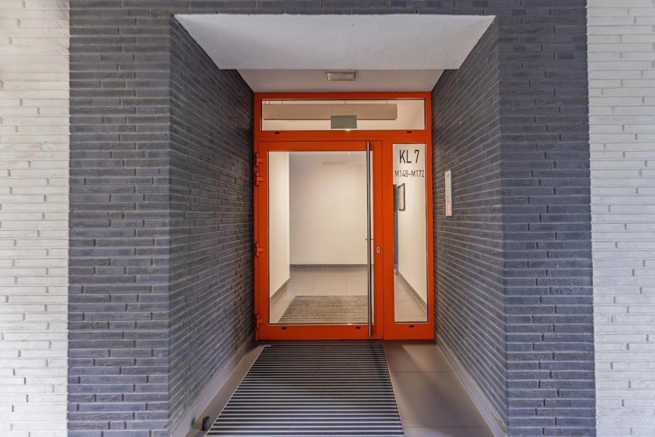 Fajny Apartament Z Parkingiem, Obok Metra. Varşova Dış mekan fotoğraf